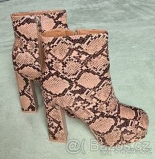 Nové dámské kotničkové boty na podpatku zn. Raid vel. 39