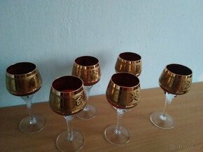 Prodám zlacené likér.skleničky za 2300 Kč