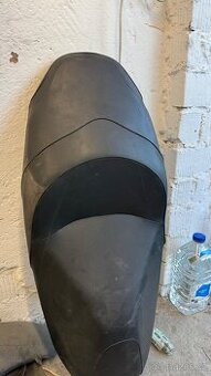 Honda forza 125 (2016) nahradni dily Sedlo