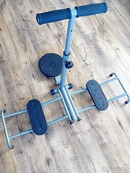 Leg trainer - posilovací stroj na nohy