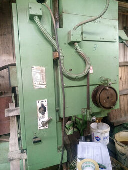 vrtacka stojanova Heckert, typ BS 32 AI