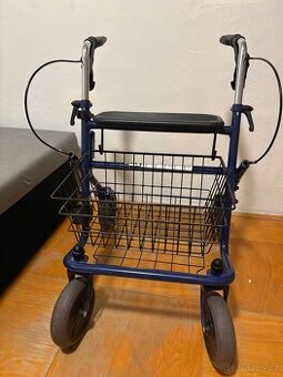 Čtyřkolové chodítko se sedátkem