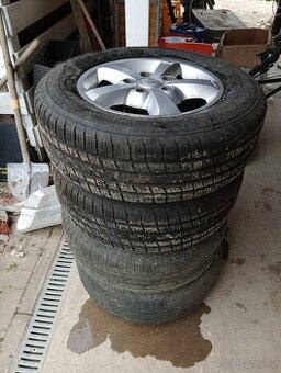 Kia Sorento Original sada ALU kol, letní pneu