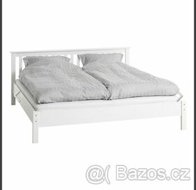 Dvojlůžková postel 180x200 cm