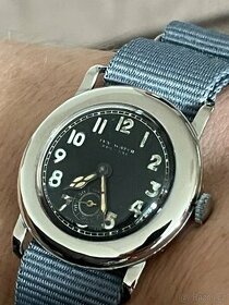 Svycarske vojenske hodinky / cerny ciselnik