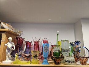 Sháním STARÉ VÁZY, RETRO VÁZIČKY, FIGURKY, SKLO A PORCELÁN