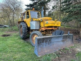 Traktor bagr belarus