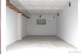 Pronájem garáže 23 m² Adamov, Komenského