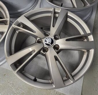 Originál 19" Audi A3 S3 RS3 5x112 VW Škoda