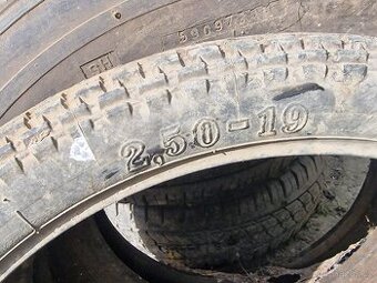 Pneu R19-2.50