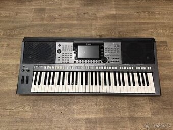 KLÁVESY YAMAHA PSR S770