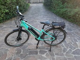Trekingové elektrokolo