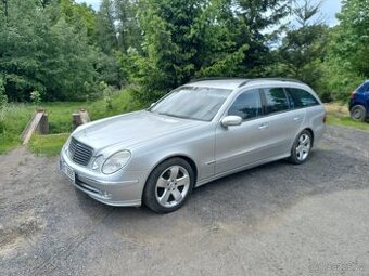 Mercedes-Benz E 240