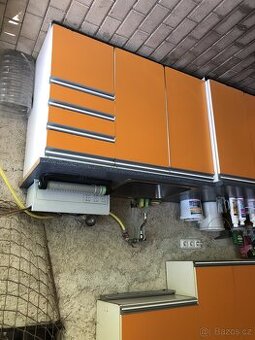 stará kuchyň z 80. oranžová Astra