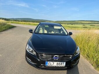 Volvo V60, 2.4 D6 AWD 158 kW PLUG-IN HYBRID