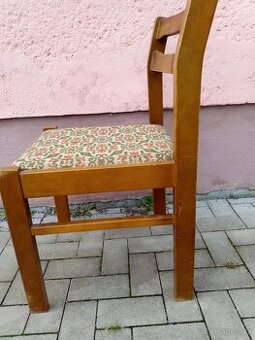 Starší židle 2 kusy.