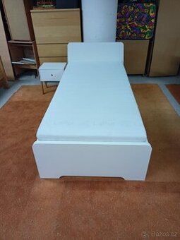 Prodám krásnou postel IKEA ASKVOLL 90 x 200 cm