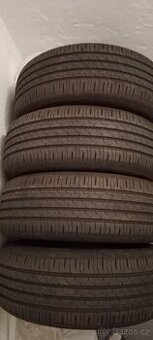 sada pneu 215/55 R17