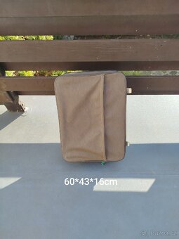 Retro cestovní kufr