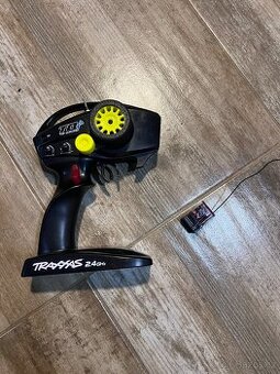 Vysílačka s přijímačem traxxas trx4