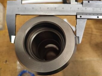 Pouzdro na atlas copco sb102