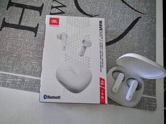 BEZDRÁTOVÉ SLUCHÁTKA JBL WAVE 300-BÍLÉ