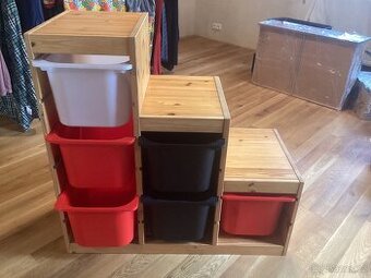 Police skříň knihovna TROFAST z IKEA