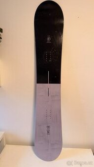 Snowboard Gravity Electra 156cm + vázání Gravity G2