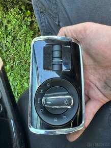 vypínač světel Superb 2