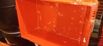 Plastová bedna s víkem - 1