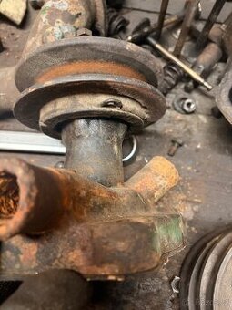 Zetor 25 vodní pumpa