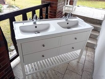 Koupelnova skříňka bílá