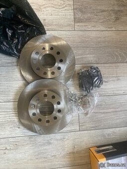 Nové kompletní zadní brzdy (kotouče + destičky) VAG group