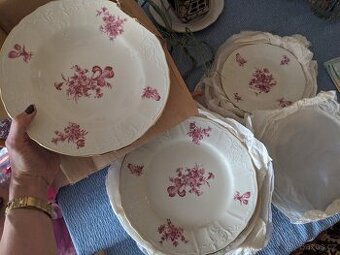 18ti dílný porcelánový jídelní servis Bernadotte