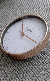 Nástěnné hodiny