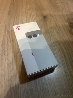 T Phone 3, Stříbrný