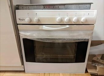 Vestavěná trouba Whirlpool se sklokeramickou deskou.
