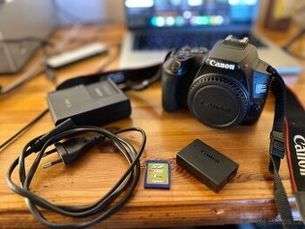 Canon EOS 250D + příslušenství | skvělý stav | lehká DSLR