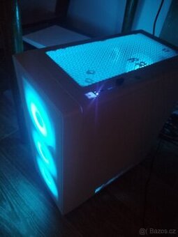Úsporné herní PC: 9060xt 16GB/ryzen5/16GB RAM/512T/2T