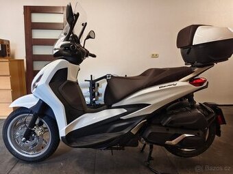 Piaggio Beverly 400