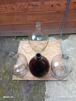 Skleněné demižony 3x10l ,1x15l,