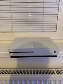 Xbox one s 500gb - 1