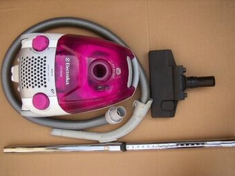 Prodám VYSAVAČ ELECTROLUX 1800W