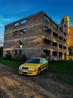 Škoda Octavia RS 1 – 1.8T, žlutá