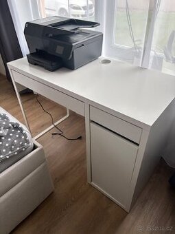 Psací stůl IKEA