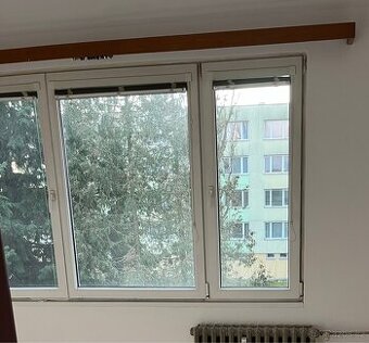 Prodám plastové okno - 1