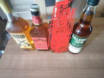 Alkohol -whisky , tequila