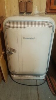 Retro chladnička Elektrosvit