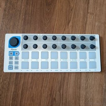MIDI kontrolér Arturia BeatStep