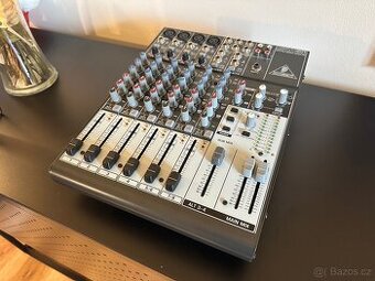 Ekvalizér Behringer XENYX 1204